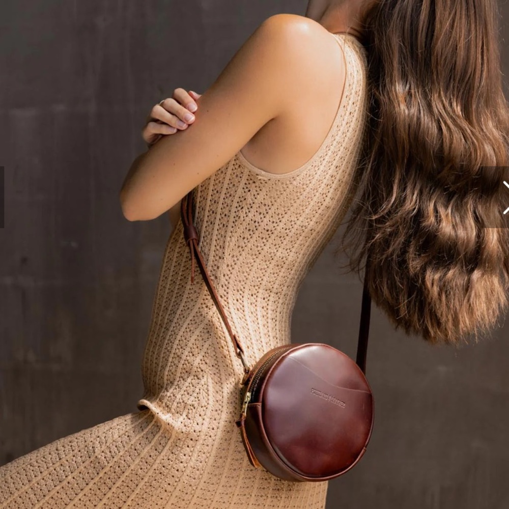 Portland Leather Round Crossbody Bag in Chestnut Brown